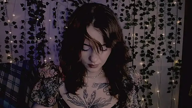 Snapshot of risha_laas chatting on 11.07.25 risha laas online show from 11.07.25