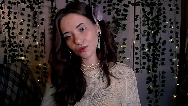 Snapshot of risha_laas chatting on 06.25.26 risha laas online show from 06.25.26