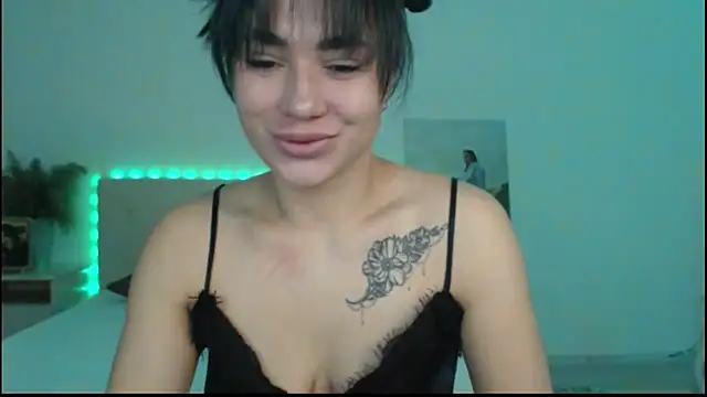 RoxannePure online show from 10.06.25