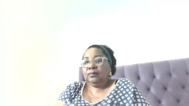 Snapshot of KinkyRicoSaisyours chatting on 10.18.25 KinkyRicoSaisyours online show from 10.18.25