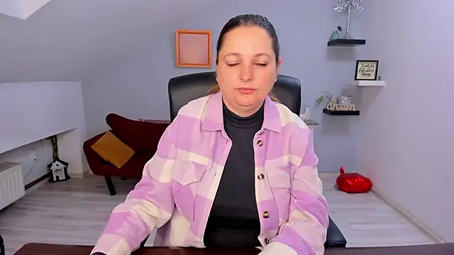 LollaGirl online show from 03.18.26