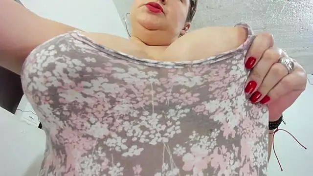 Snapshot of susy_bigboobs chatting on 02.03.25 susy bigboobs online show from 02.03.25
