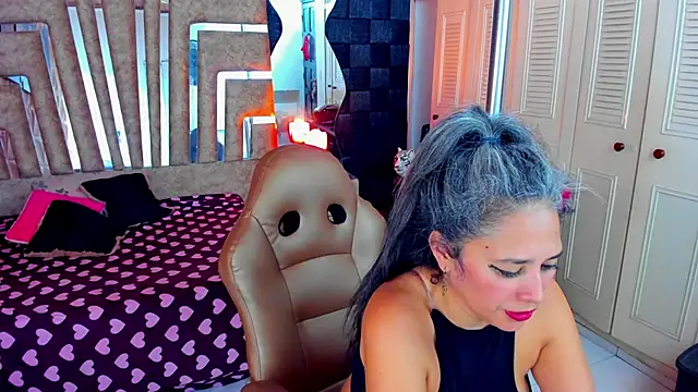 cute sassy online show from 04.28.26