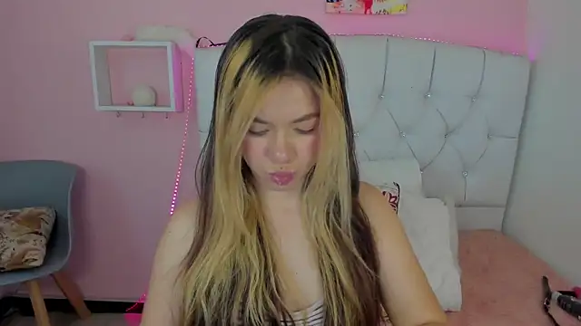 18candys online show from 04.28.26