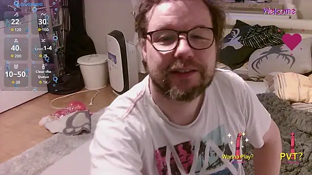 Snapshot of larsgolars chatting on 06.18.26 larsgolars online show from 06.18.26