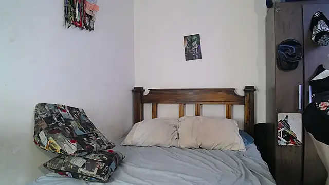 Snapshot of Twink_Temptation chatting on 09.08.25 Twink Temptation online show from 09.08.25