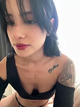 Ale Lewis online show from 01.04.25