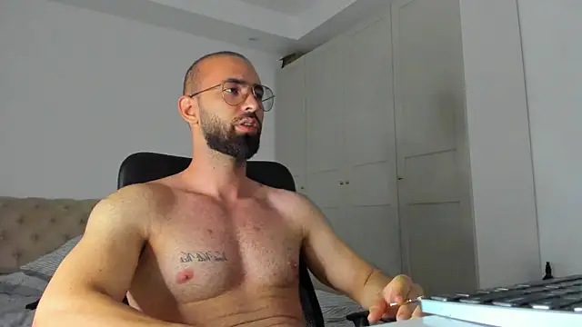 Snapshot of MichaelMasterss chatting on 06.18.26 MichaelMasterss online show from 06.18.26