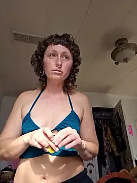 Snapshot of mossy_kiss chatting on 01.12.26 mossy kiss online show from 01.12.26