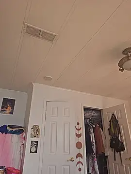 Snapshot of mossy_kiss chatting on 01.17.26 mossy kiss online show from 01.17.26