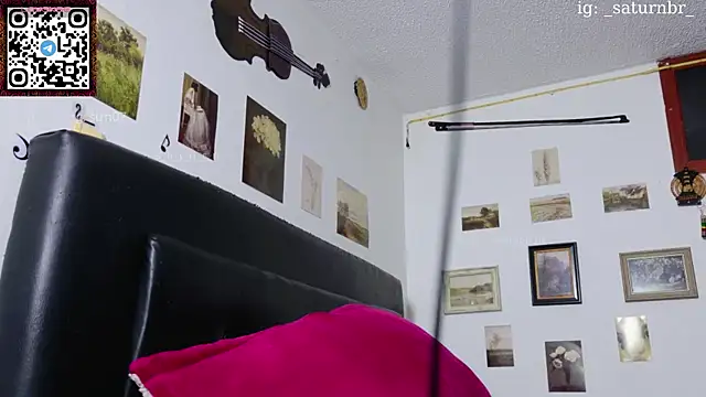 Snapshot of seraph1n chatting on 09.17.25 seraph1n online show from 09.17.25