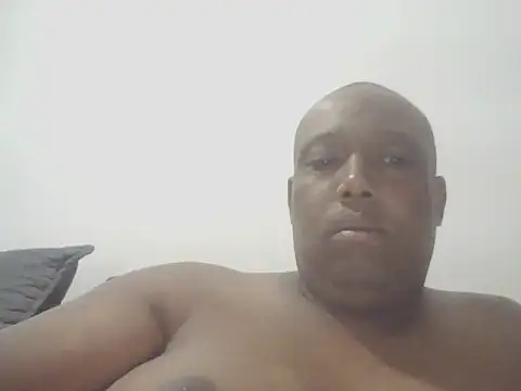 Snapshot of paulpovb chatting on 11.22.25 paulpovb online show from 11.22.25