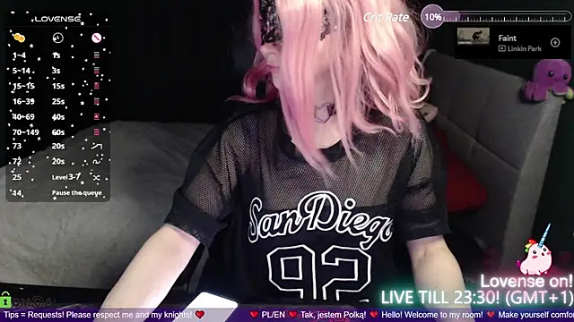 strawberry muffin online show from 02.04.25