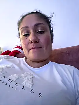 Snapshot of gabiTetas chatting on 12.16.25 gabiTetas online show from 12.16.25