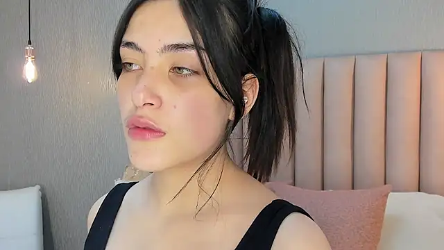 Alexa Thaylor  online show from 09.15.25