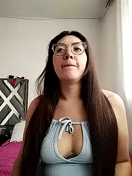 Snapshot of katha_steele_ chatting on 12.28.24 katha steele online show from 12.28.24