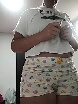 Snapshot of katha_steele_ chatting on 12.16.25 katha steele online show from 12.16.25