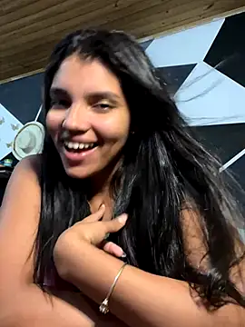 Snapshot of emilyharber chatting on 09.10.25 emilyharber online show from 09.10.25