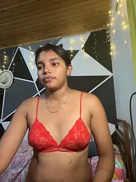 Snapshot of emilyharber chatting on 09.11.25 emilyharber online show from 09.11.25