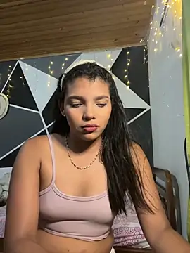 Snapshot of emilyharber chatting on 09.17.25 emilyharber online show from 09.17.25