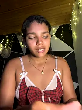 Snapshot of emilyharber chatting on 11.06.25 emilyharber online show from 11.06.25