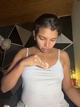 Snapshot of emilyharber chatting on 11.18.25 emilyharber online show from 11.18.25