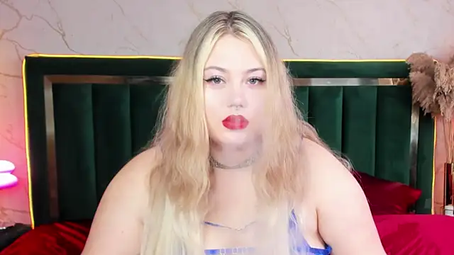 Snapshot of rosal1a chatting on 10.02.25 rosal1a online show from 10.02.25