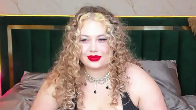 Snapshot of rosal1a chatting on 02.24.26 rosal1a online show from 02.24.26