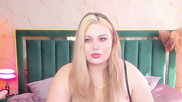 Snapshot of rosal1a chatting on 03.13.26 rosal1a online show from 03.13.26