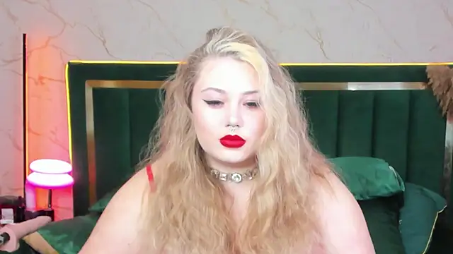 Snapshot of rosal1a chatting on 03.17.26 rosal1a online show from 03.17.26