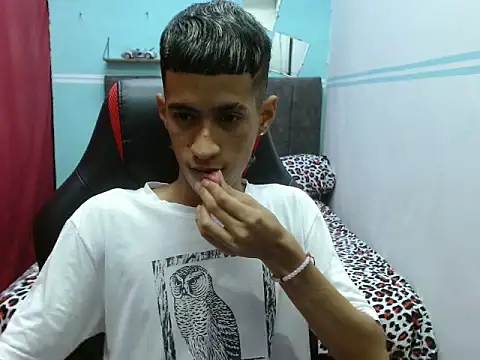 Angelstripboy online show from 10.08.25