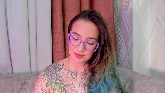 Snapshot of DEVA_BLUE_ chatting on 01.14.25 DEVA BLUE  online show from 01.14.25