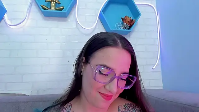 Snapshot of DEVA_BLUE_ chatting on 01.30.25 DEVA BLUE  online show from 01.30.25