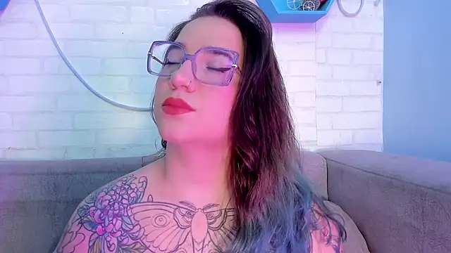 Snapshot of DEVA_BLUE_ chatting on 03.06.25 DEVA BLUE  online show from 03.06.25