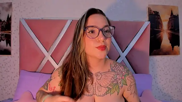 Snapshot of DEVA_BLUE_ chatting on 05.17.26 DEVA BLUE online show from 05.17.26