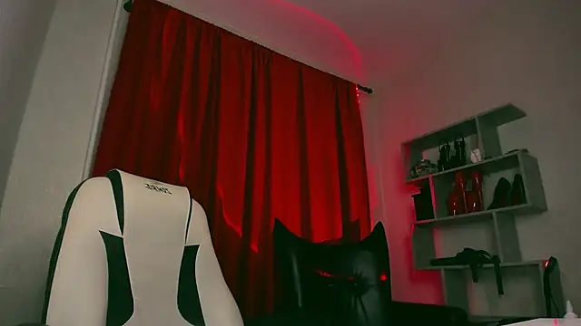 Frau  Lilith online show from 03.02.25