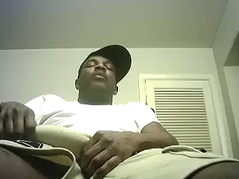 Snapshot of ThugDick79 chatting on 12.02.24 ThugDick79 online show from 12.02.24