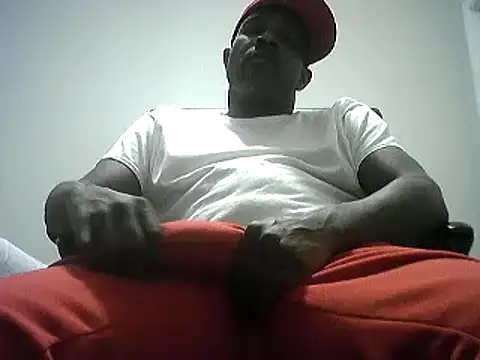 Snapshot of ThugDick79 chatting on 12.11.24 ThugDick79 online show from 12.11.24
