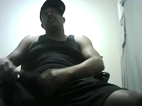 Snapshot of ThugDick79 chatting on 12.20.24 ThugDick79 online show from 12.20.24