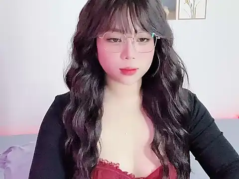   Lyly   online show from 10.28.25