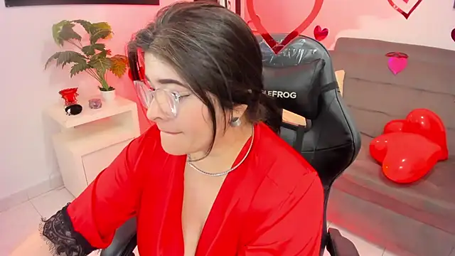 BellaFlaming online show from 02.14.25