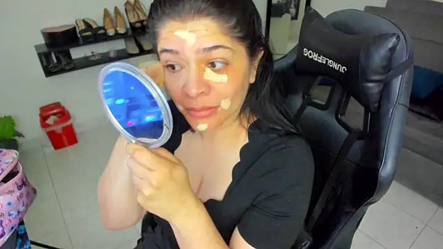 BellaFlaming online show from 11.17.25