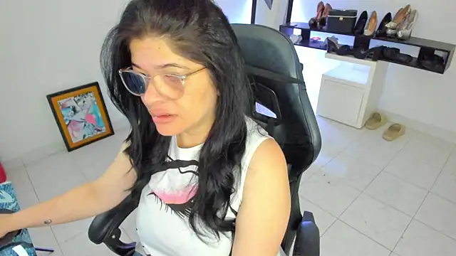 BellaFlaming online show from 04.21.26