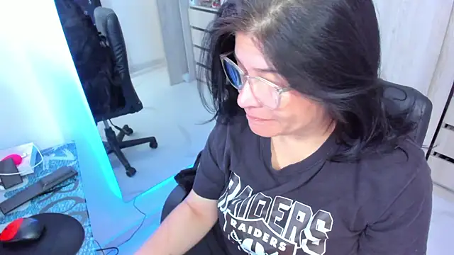 Snapshot of BellaFlaming chatting on 06.24.26 BellaFlaming online show from 06.24.26