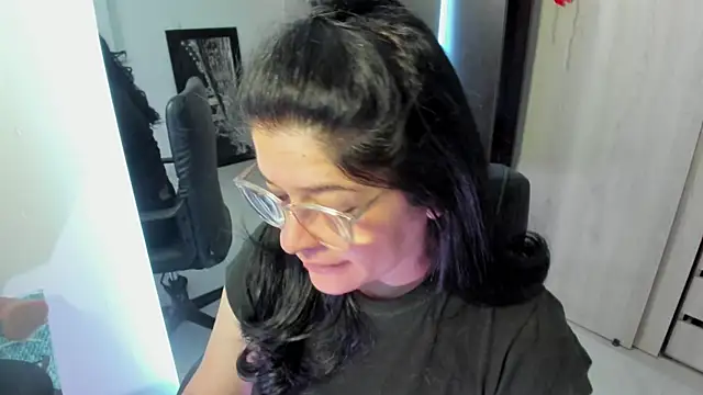 Snapshot of BellaFlaming chatting on 08.03.26 BellaFlaming online show from 08.03.26