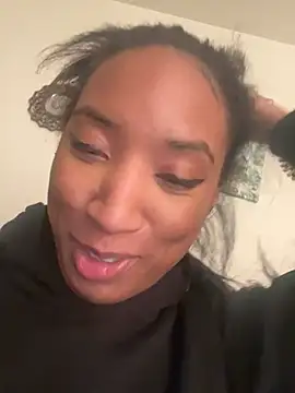 Snapshot of Iceblanca chatting on 02.22.25 Iceblanca online show from 02.22.25