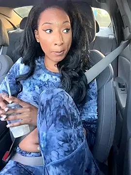 Snapshot of Iceblanca chatting on 10.03.25 Iceblanca online show from 10.03.25