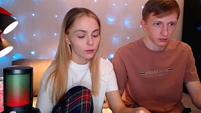 juliaanddima online show from 10.13.25