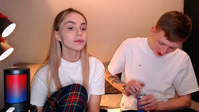 juliaanddima online show from 11.15.25