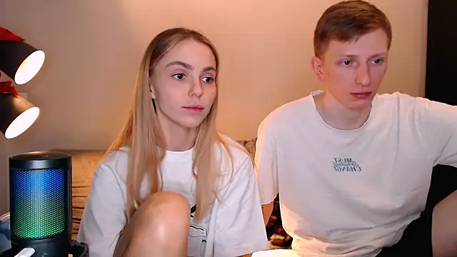 juliaanddima online show from 11.17.25